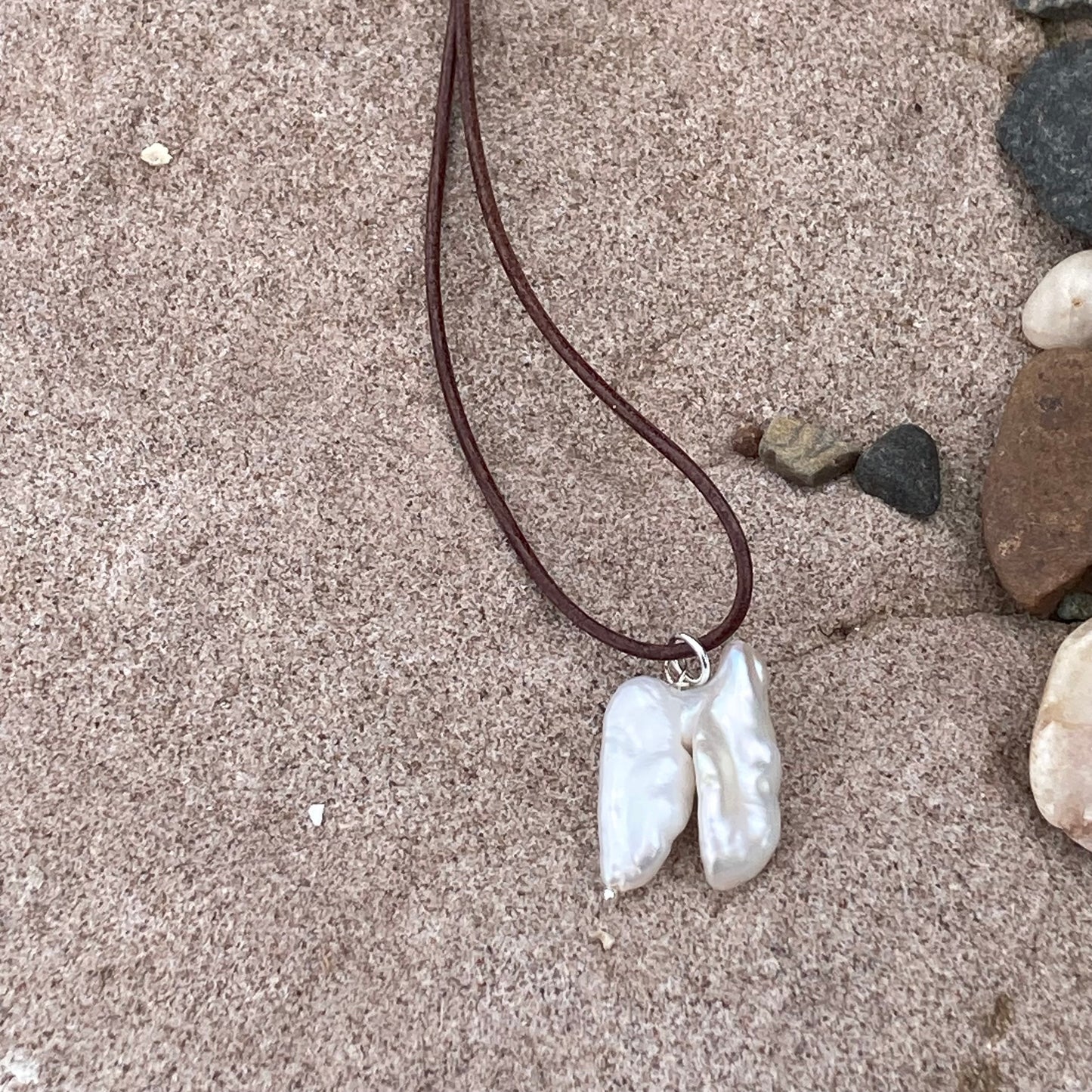 BIWA PEARL ON LEATHER