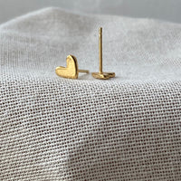 TINY GOLD LOVEHEART STUDS