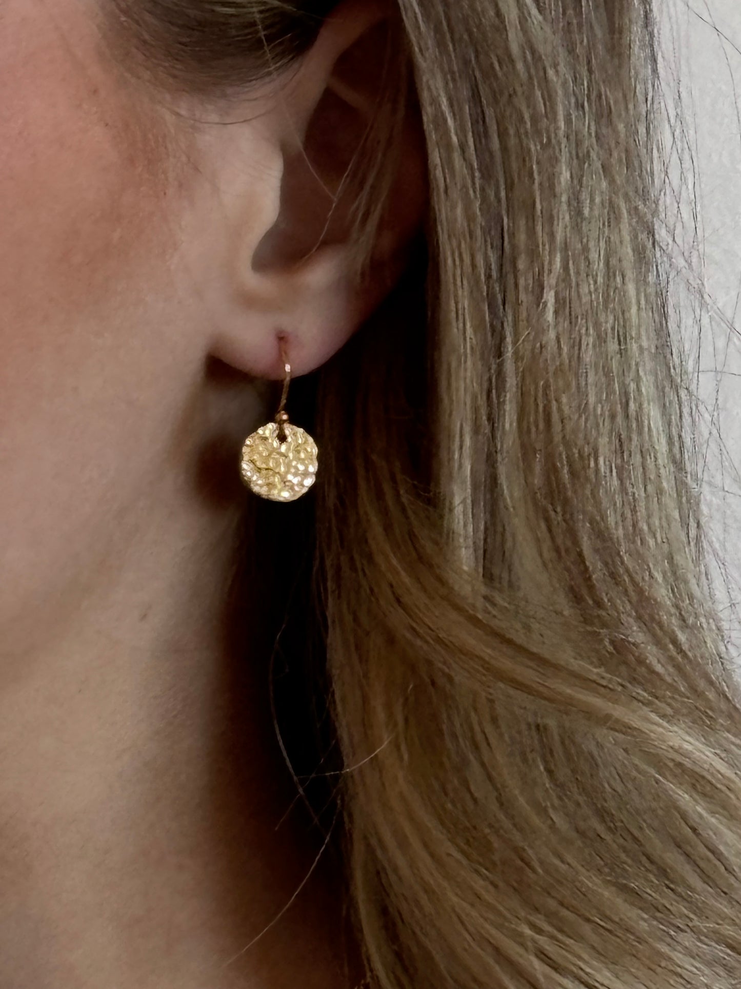HAMMERED CIRCLE DROP EARRINGS
