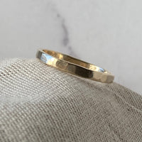 9ct GOLD HAMMERED BAND